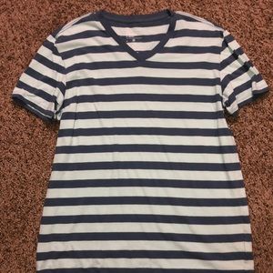 Blue striped gap tshirt
